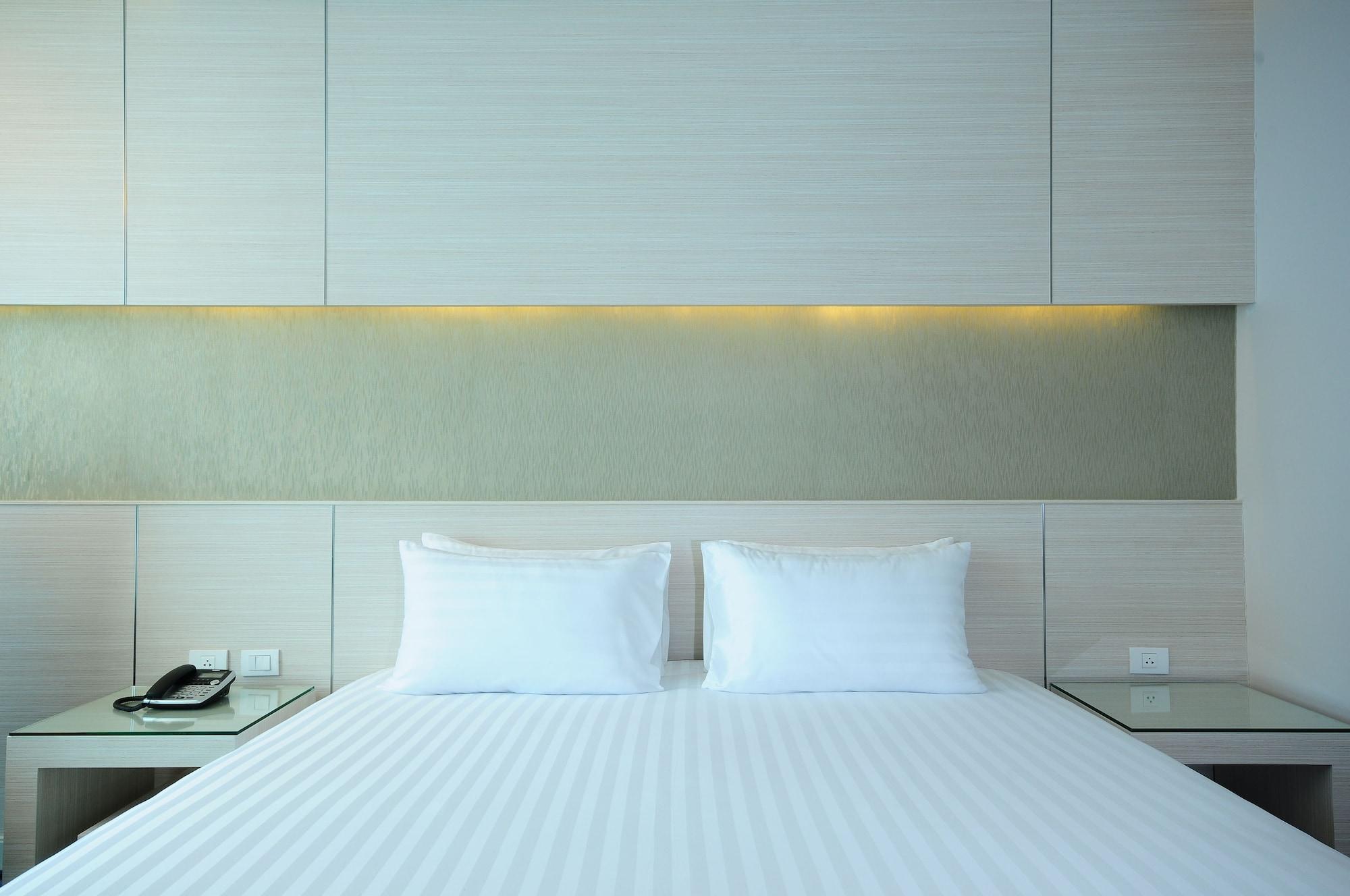 One One Bangkok Hotel Kültér fotó