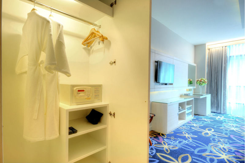 One One Bangkok Hotel Kültér fotó