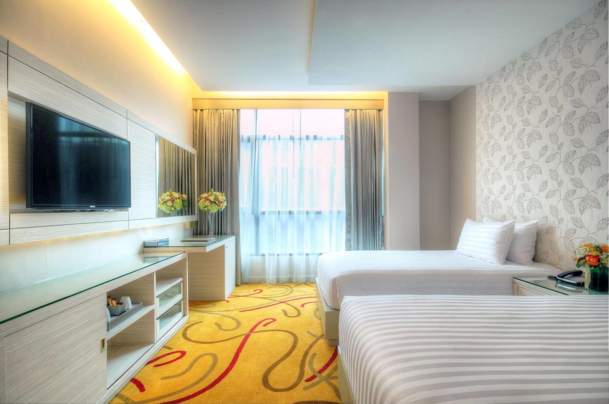 One One Bangkok Hotel Kültér fotó